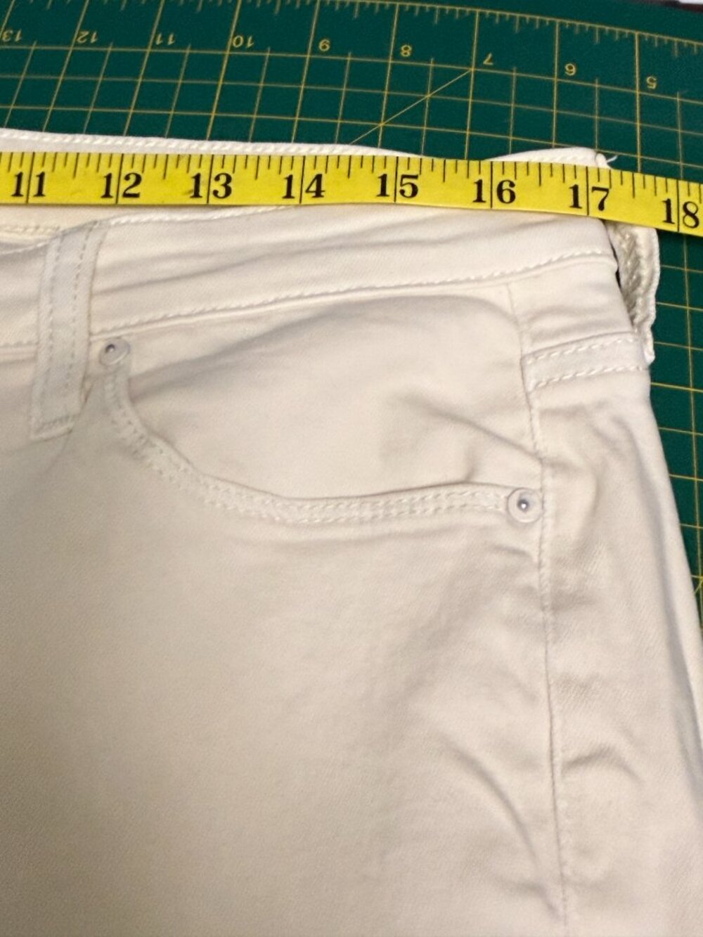 Boston Proper Ivory Stretch Bootcut Jeans Size 14 Cream Denim - Picture 10 of 10